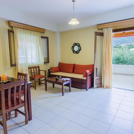 Polichni Hotel Leonidio Ngoại thất bức ảnh