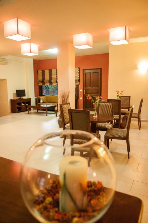 Polichni Hotel Leonidio Ngoại thất bức ảnh