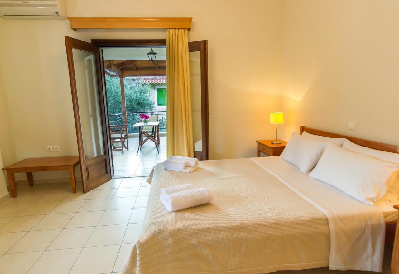 Polichni Hotel Leonidio Ngoại thất bức ảnh