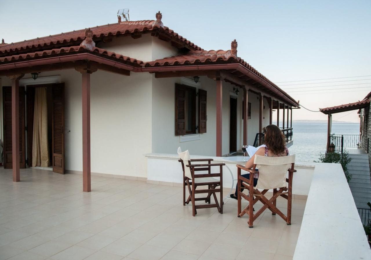 Polichni Hotel Leonidio Ngoại thất bức ảnh